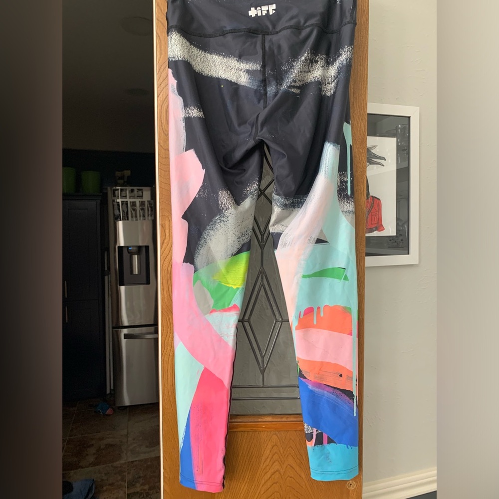 Tiff Manuell leggings in Photofinish - M/10, new!